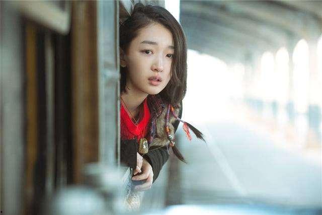 娱乐吃瓜君周冬雨04,揭秘娱乐圈小花的成长之路